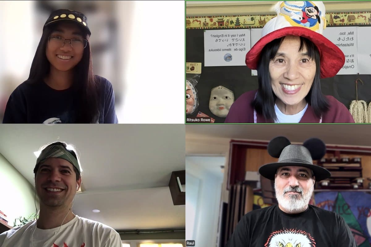 Adult students in an online Japanese class